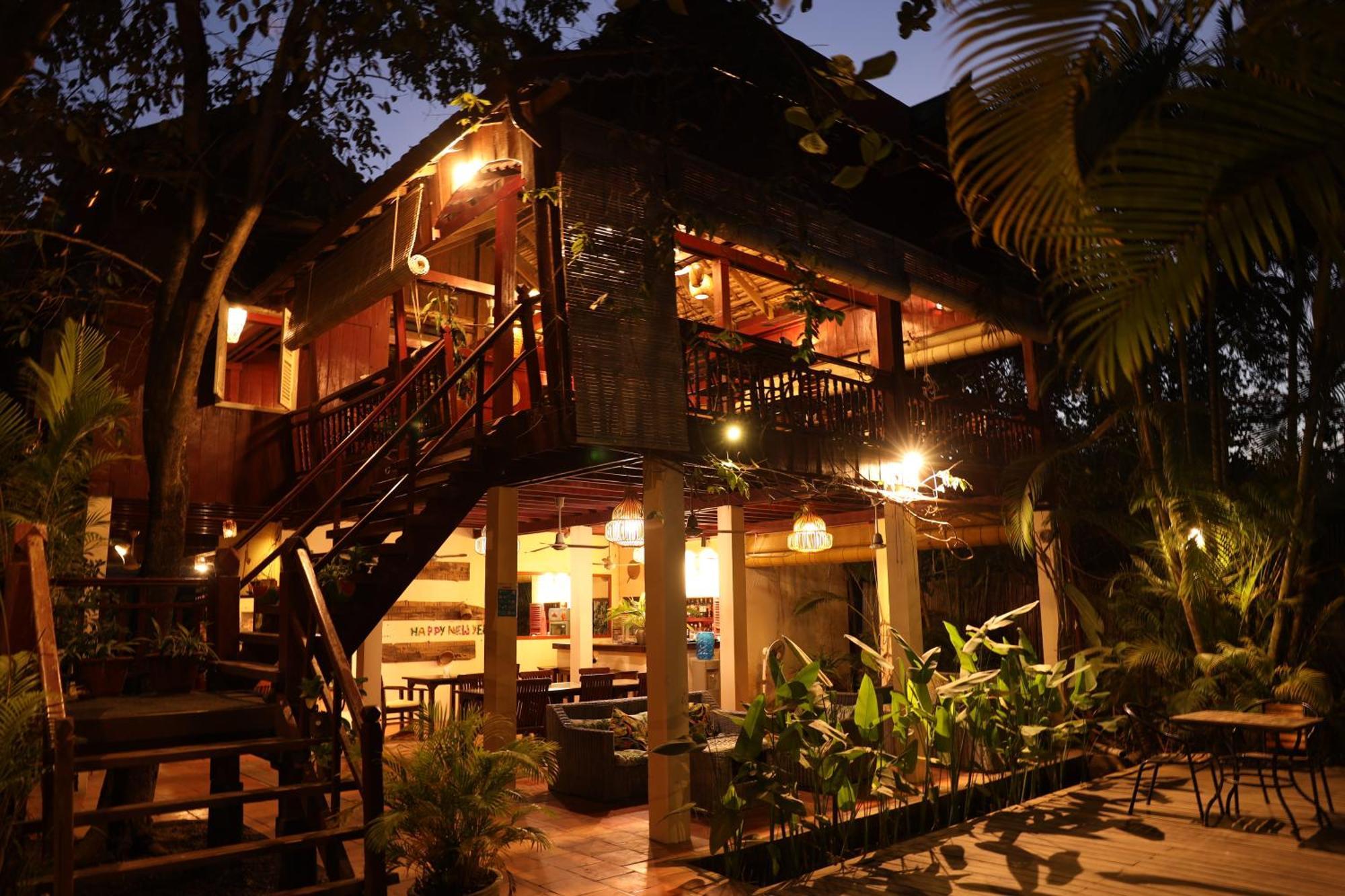 Sambor Village Hotel Kâmpóng Thum Exteriör bild