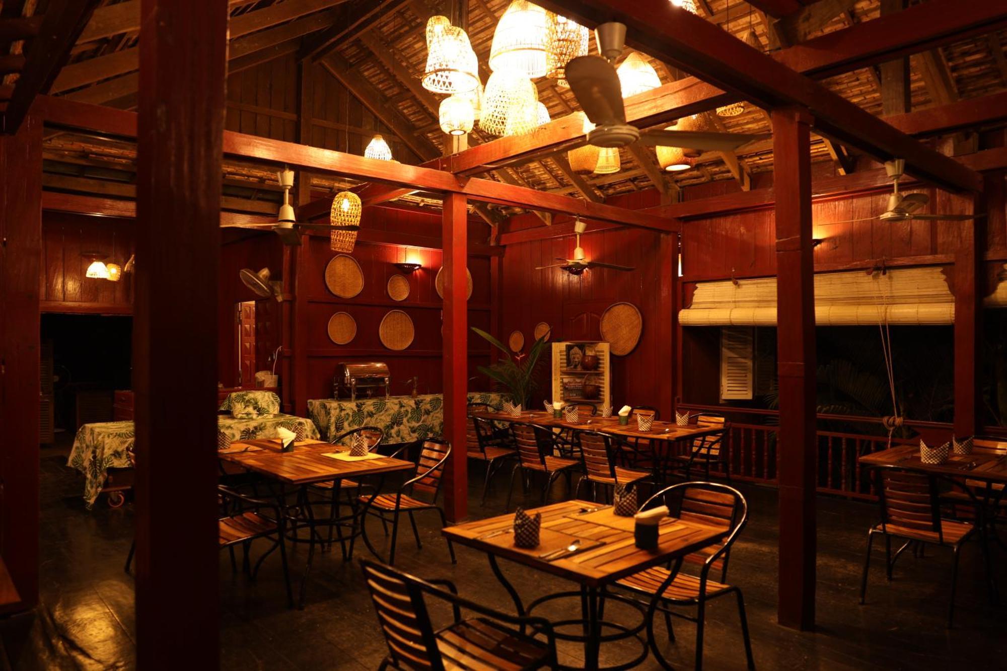 Sambor Village Hotel Kâmpóng Thum Exteriör bild