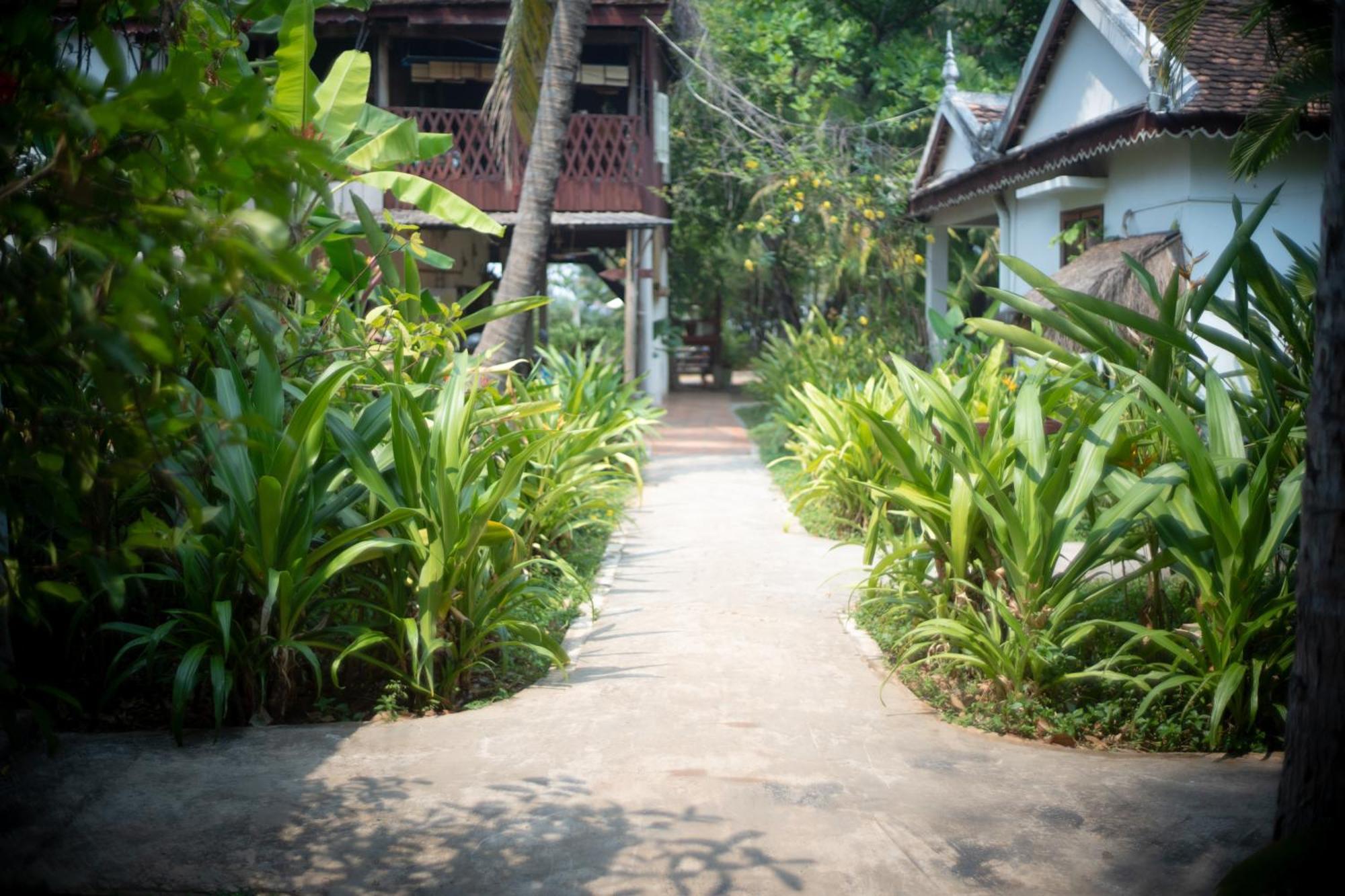 Sambor Village Hotel Kâmpóng Thum Exteriör bild