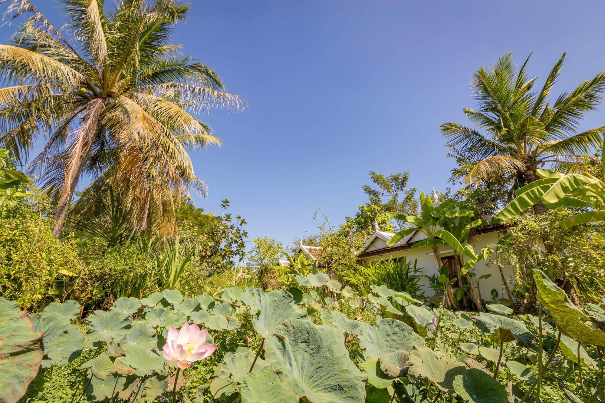 Sambor Village Hotel Kâmpóng Thum Exteriör bild